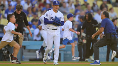 [MLB 뉴스] LA 다저스 야마모토, '삼두근 부상'으로 2이닝 만에 교체