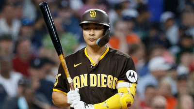 [MLB 뉴스] 김하성 또 '멀티 히트'...19호 도루 보태며 팀 2연패 탈출 견인