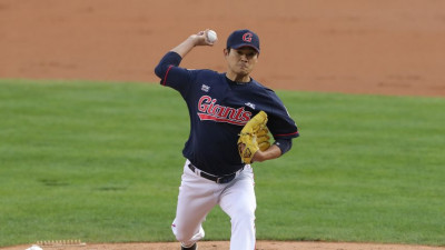 [KBO 뉴스] SSG 노경은, 홀드 1위 확정...KBO 최고령 홀드왕 등극