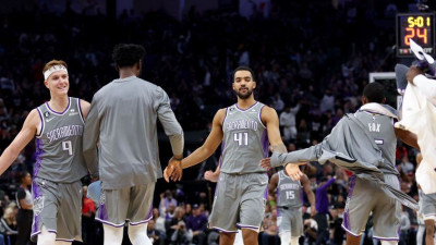 [NBA 뉴스] ‘왕의 귀환’ 킹스, 시즌 첫 150점 기록하며 네츠 대파