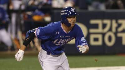 [KBO 뉴스] '무릎 인대 부상' 구자욱, 3·4차전 결장...재활 치료 위해 일본행