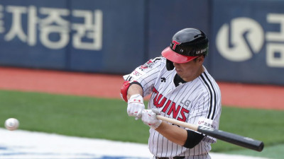 [KBO 뉴스] 김현수, 마수걸이 결승포! 4시간 혈투 끝 대역전 승리를 기록한 LG 트윈스