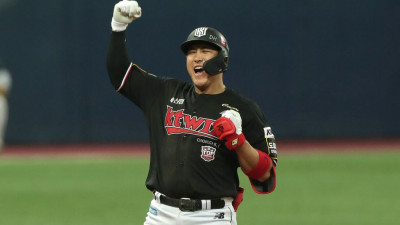 [KBO 뉴스] '황재균 결승 홈런' KT, 키움에 3-2 승리...공동 5위 등극