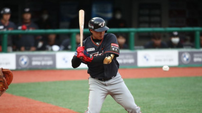 [KBO 뉴스] '8회에만 13점' 한화, 키움에 대역전승...역대 한 이닝 최다득점 1·2위 기록