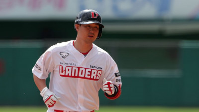 [KBO 뉴스] '3홈런 폭발한' SSG, 두산에 6-0 강우 콜드 승리