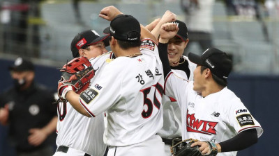 [KBO 뉴스] '홍현빈 끝내기 3루타' KT, 삼성에 5-4 짜릿한 역전승