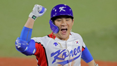 [KBO 뉴스] 캡틴 오지환이 만들어낸 역전 드라마...LG, KS 3차전에서 8-7 역전승