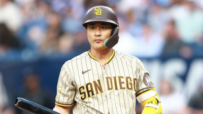 [MLB 뉴스] 김하성, '멀티히트'로 15경기 연속 출루...파드리스는 2-0 승리