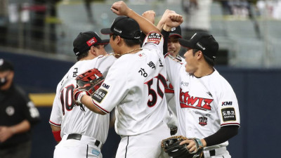 [KBO 뉴스] '33일 만에 탈꼴찌' KT, 4연승 신바람...롯데는 3연패에 빠져