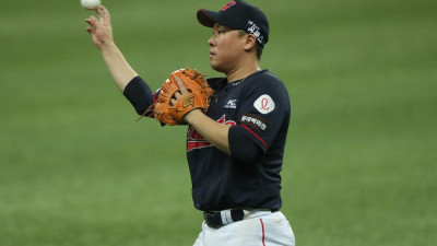 [KBO 뉴스] '김민석 3안타+안치홍 결승타' 롯데, 5할 승률 지켜내며 단독 4위 등극!