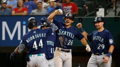 [MLB 데일리 뉴스] 시애틀 매리너스, 텍사스에서 연승 행진 이어가