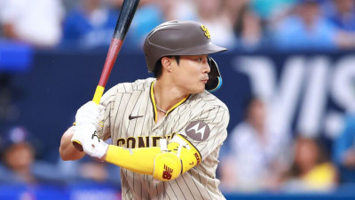 [MLB 뉴스] '시즌 12호' 김하성...메이저리그 한 시즌 최다 홈런 경신