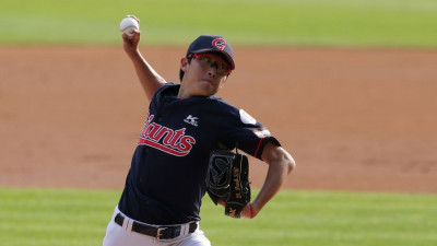 [KBO 뉴스] '박세웅 2승+선발 전원 안타' 롯데, LG 9-2로 완파...길었던 8연패 터널 탈출